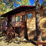 Cozy 2-bedroom Ruidoso Retreat  호텔