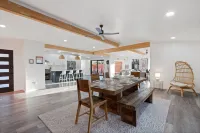 Catalina Foothills, Modern, Heated Pool, Spa, Views, Sleeps 16