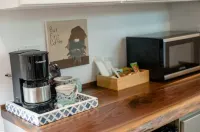 OPEN!! Walkable West Asheville Studio Apt with King Bed