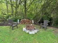 NEW VRBO!! CREEKSIDE HOUSE NEAR PISGAH FOREST ENTRANCE AND BREVARD Hotels near DuPont State Recreational Forest Visitor Center