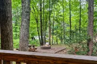 Dog Friendly w/flat lot - Between Gatlinburg and Pigeon Forge!