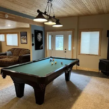 Remodeled woodland oasis for those who want it all