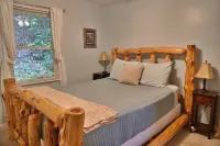 Whittier Mountain Hideaway w/ Breathtaking Views