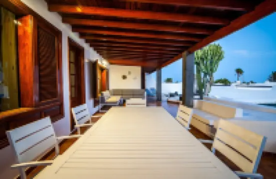 OPPORTUNITY! Stunning exclusive Villa next to the sea