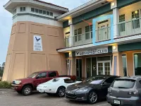 3Br Beach Condo Walk to Shops & Restaurants
