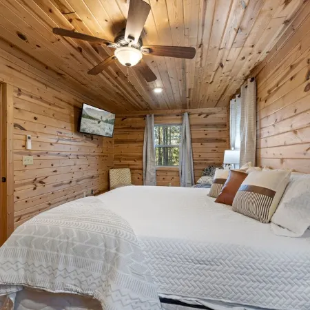 Nature Retreat Near Buffalo River w/ Hot Tub
