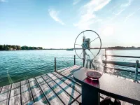 Modern 4 bed Lake House Steps from Browns Lake w. Arcade Room + Private Beach -  Habitaciones en casas particulares