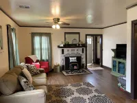 Peaceful home in town. Great location--walk downtown to stores and restaurants. Hotels in Tahlequah