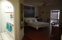 Los Helechos, Charming villa, pool with hydromassage and a large covered terrace
