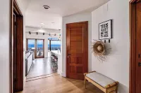 New Oceanfront Villa in Hamilton Cove. Golf Cart, Terrace + Easy Access