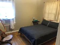 Cozy cottage in the park -yet close to the  action