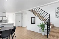 Modern new-built home next to Downtown Los Angeles and Art's district!