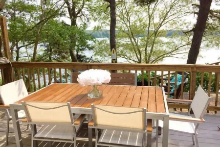 ⭐️FABULOUS-WATERFRONT⭐️3bdrm 2bth. Kayaks & Firepit⭐️