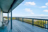 Beachfront!! with Private Access to Beach - WiFi