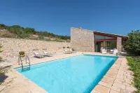 Rustic chic villa with large veranda, private pool, barbecue and free WiFi -  Casas de vacaciones
