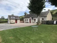 Mc Courts Cottage, Mourne Mountains Hotel dekat Cranfield Beach