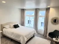 The Perfect Family Retreat! Brand new huge townhome with Sauna!