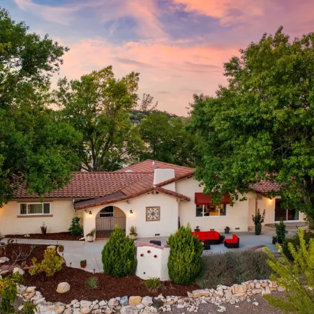 Lone Madrone Winery Guest House