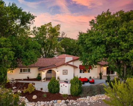 Lone Madrone Winery Guest House Hoteles en Templeton