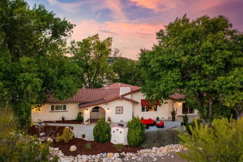 Lone Madrone Winery Guest House