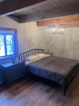 5 bdrm, 3 levels, 5 min Attitash Mt, 6 miles storyland, pool, a/c, grill