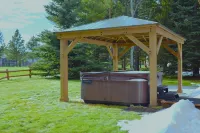 Experience nature at your doorstep! Island Park cabin near Yellowstone 27 min