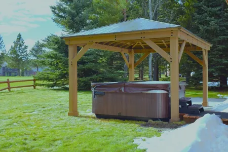 Experience nature at your doorstep! Island Park cabin near Yellowstone 27 min