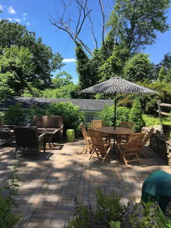 Lg/Charming Updated Farmhouse Historic Picturesque Walpole NH/VT Border Sleeps 9