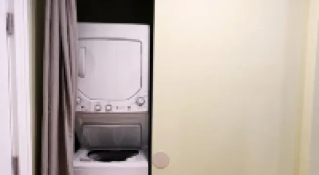 Home Near USC, Perfect for Families & Graduations - Deja Blues