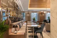 voco STOCKHOLM - KISTA by IHG - breakfast