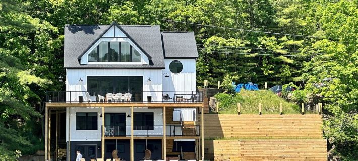 Meticulously designed waterfront, 4 level home, on sought after Keuka Lake! Ξενοδοχεία στην πόλη Steuben County