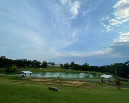 William's Catch at Racoon Springs - 16+ Guests 瑟西縣酒店