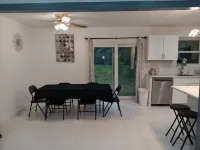 Great location,  5 min to a beach, close to Destin!