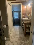 Country cottage on 3 acres right outside of town close to UTM