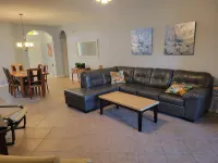 Magical Family Friendly Pool and Lake House