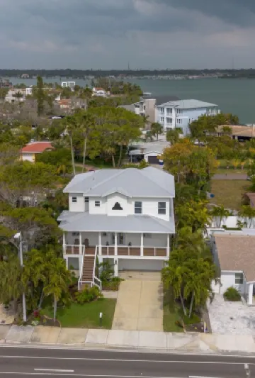 🌴☀️New Vacation Home! Steps from Beach! 4/2.5, Sleeps 8 ☀️🌴