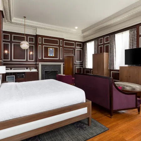 Hampton Inn & Suites Baltimore-Inner Harbor