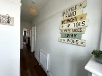 3 By The Sea, Ground Floor Apartment By The Sea