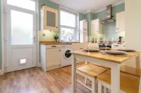 Cosy Green End Retreat