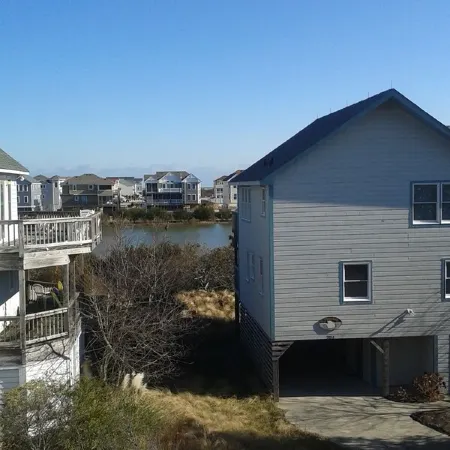 5 BR OBX Beach House in Corolla, NC - 8 Minute Walk to the Beach & Pet Friendly