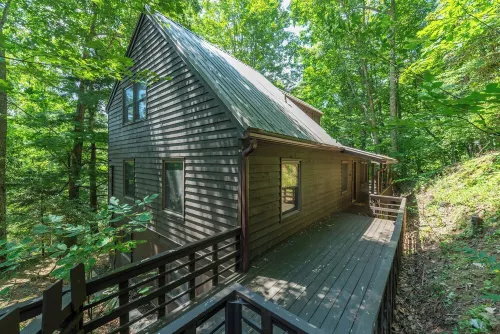 Hot Tub+Fire Pit, Fireplace, Grill, WiFi, Resort Access, Pet Friendly, Skiing!