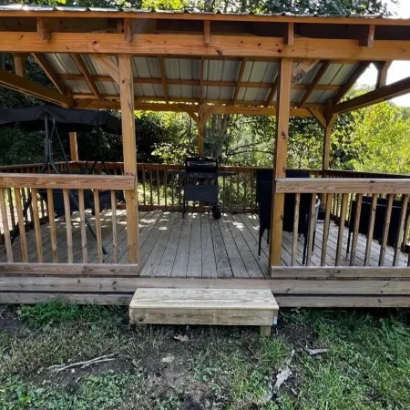 Tiny Home on Wheels: Your Modern Escape Awaits"