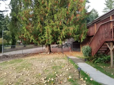 Country feel, w/ all amenities, close to winery, restaurants, shops, & freeway!