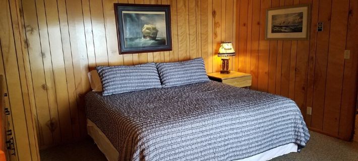 Private Flathead Lake House with unobstructed views into Glacier Park フラットヘッドのホテル