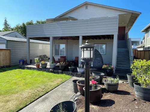 N TacomaPt Ruston 2Bd. 2Bath Retreat w/ EV Charger, A/C & Relaxing Water Views فنادق في روستون
