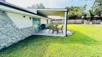 Welcome to Innovators Home Tulsa Fenced Backyard Pets Welcome! - Homestays