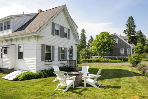 Timeless Days: Maine Coast Waterfront, Fisherman's Cottage With Deepwater Dock Hotels in Saint George