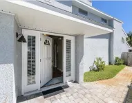 Beach & Pool in South Jax Beach Sleeps 8 to 12!