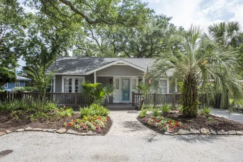 Mermaid Cottage Priv Heated Pool!  4th Night Free September and October!