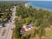 Charming Door County Cottage Steps from Lake Michigan Beach in Jacksonport WI